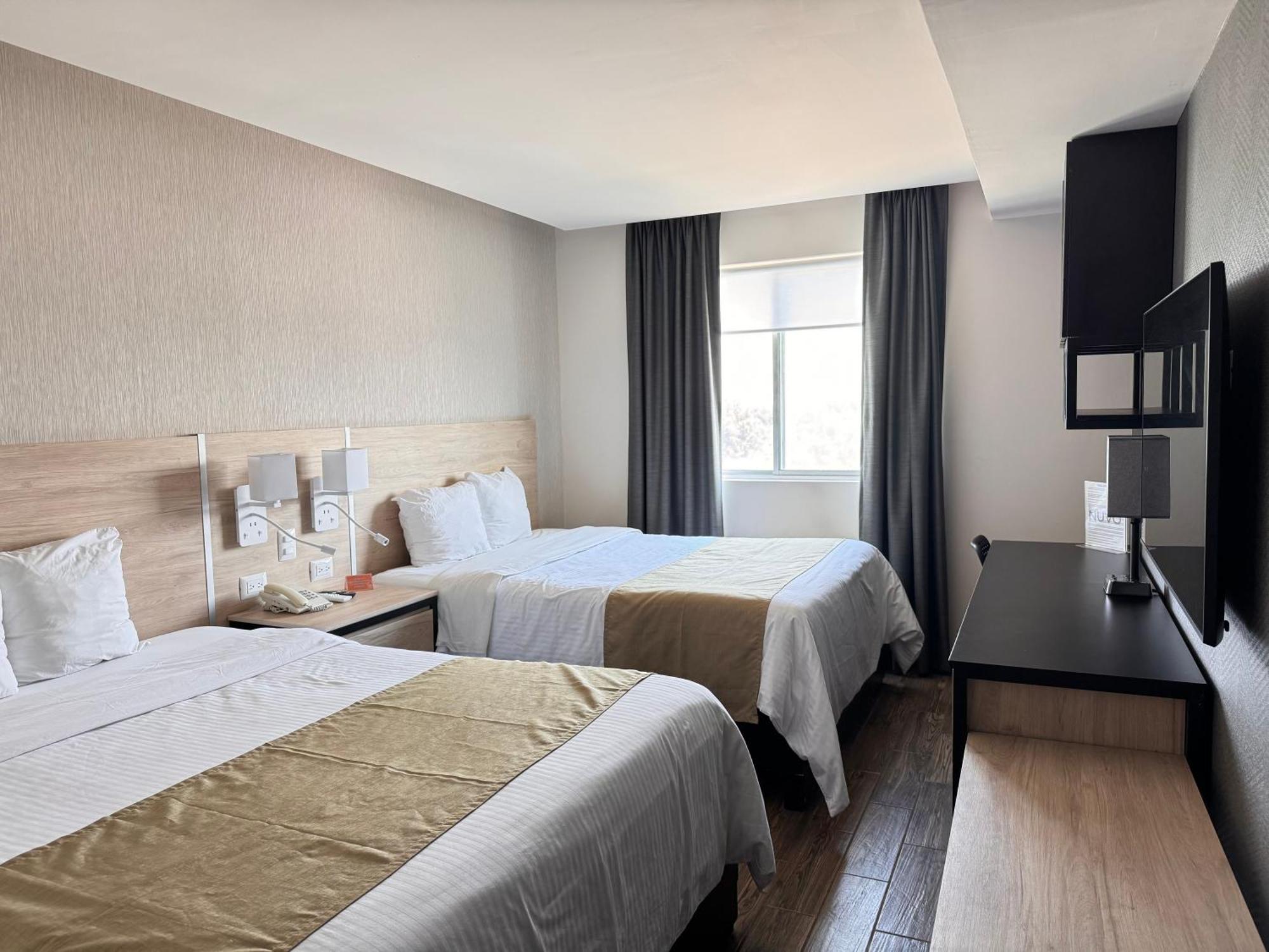 Hotel Nuvo Сальтільо Екстер'єр фото
